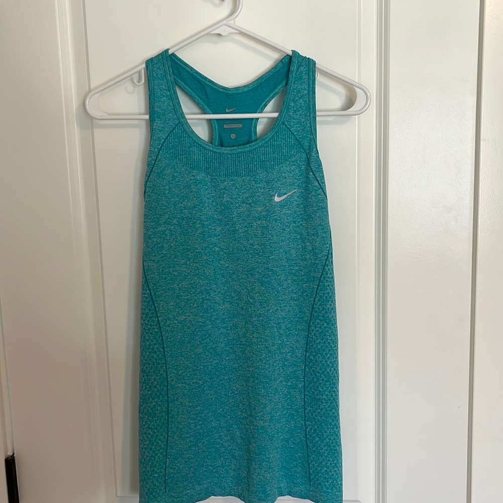 Nike tank